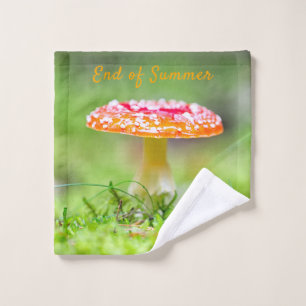 Champignon de saison automne photo vert rouge avec
