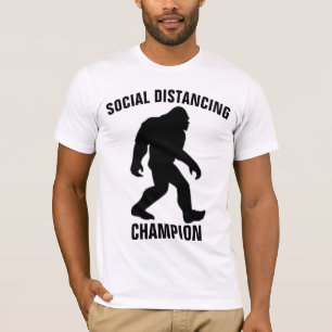 CHAMPION DE DISTANCIATION SOCIALE BIGFOOT T-shirts