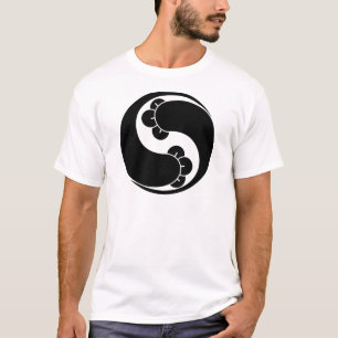 Changed shape two clove swirls T-Shirt