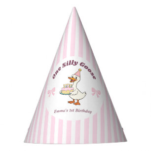 Chapeaux De Fêtes Fête d'anniversaire d'une fille de 1 an avec un ru