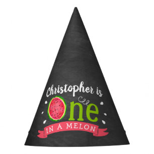 Chapeaux De Fêtes One In A Melon Chalkboard 1er anniversaire