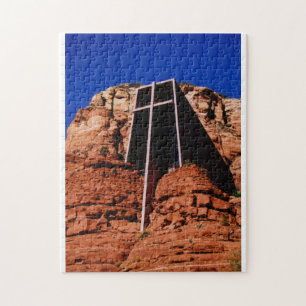 Chapelle dans le puzzle de roches