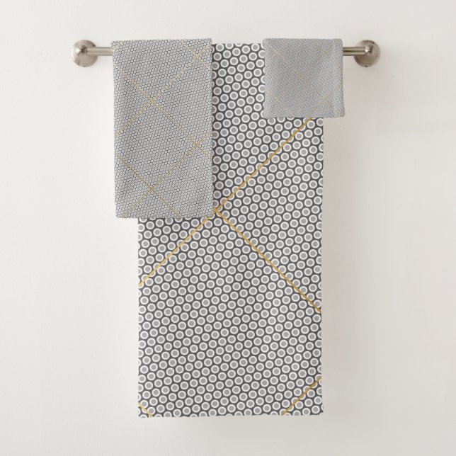 CHARCOAL GOLD ABSTRACT CIRCLES GRID BATH TOWEL SET (En situation)
