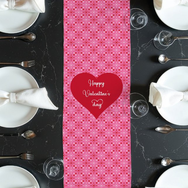 Charming Heart Pattern Valentine Table Runner (Charming Heart Pattern Valentine Table Runner)