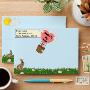 Chat adorable dans les enveloppes personnalisées d