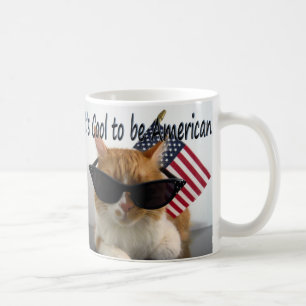 Chat Cool en Lunettes de Soleil avec Tasse Drapeau