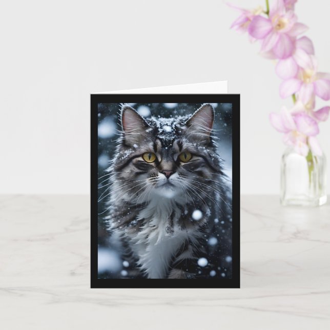 Chat gris tabby dans la neige - Carte de vœux vier (Orchidée)