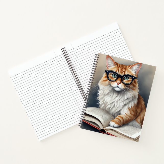 Chat mignon avec lunettes Lecture d'un livre (Intérieur)