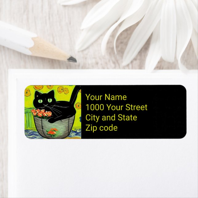 Chat noir en pot de fleurs (En situation)