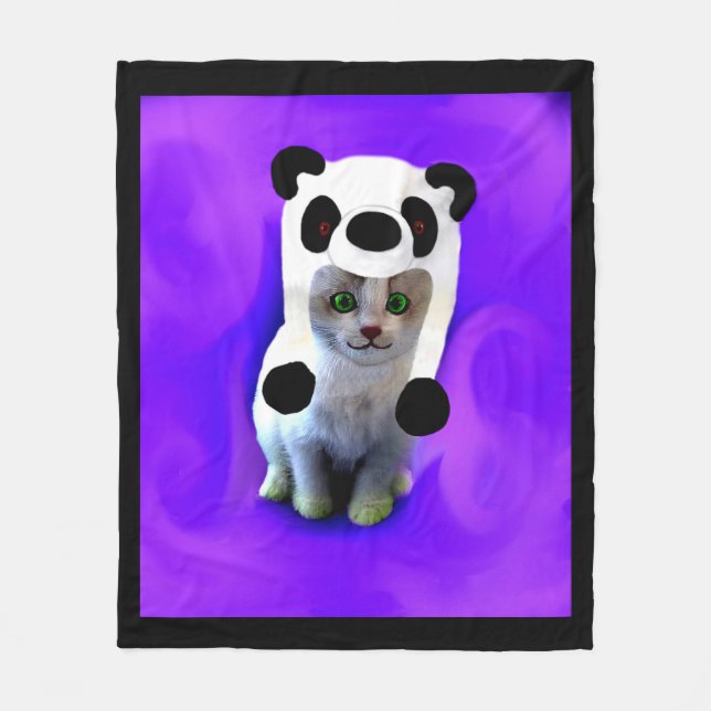 Chaton dans une couverture de casquette de panda (Devant)