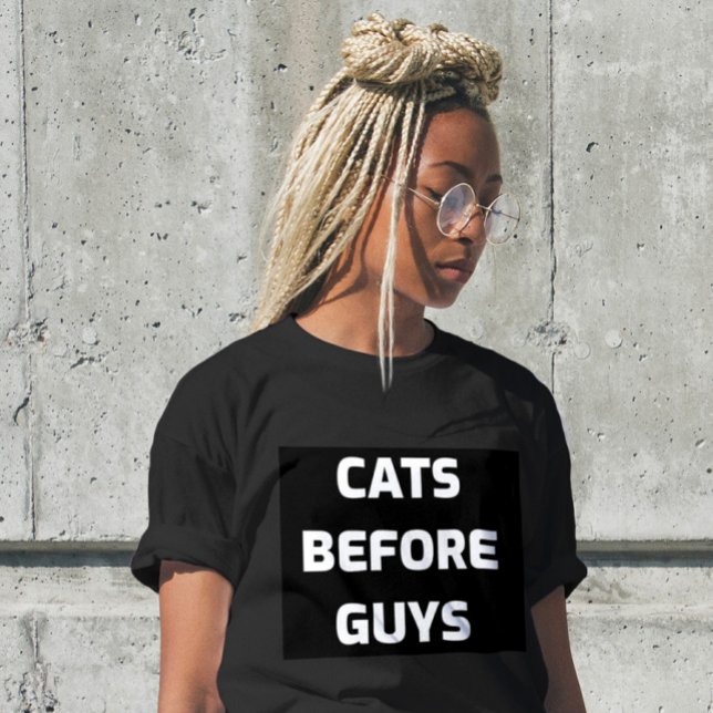 CHATS DEVANT LES HOMMES CHAT T-SHIRTS POUR FEMMES (Créateur téléchargé)