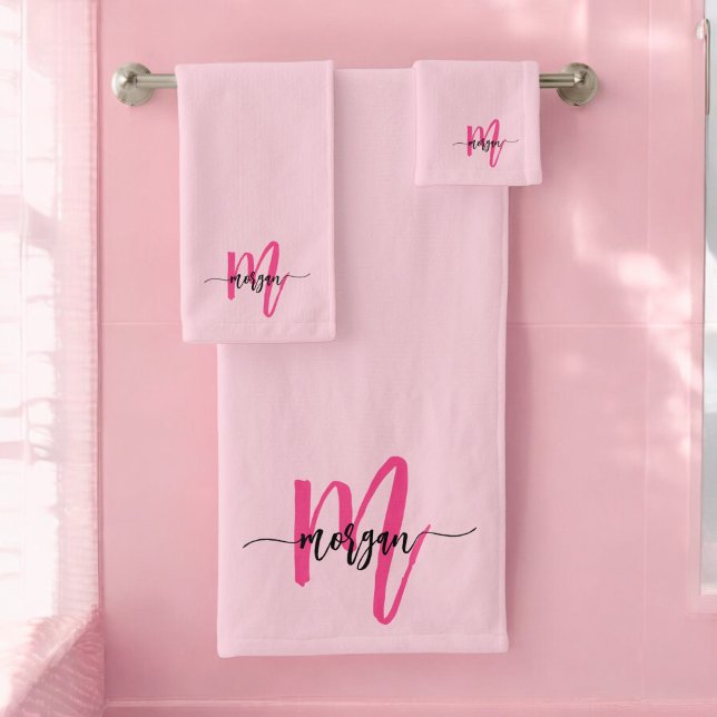 Chaud rose moderne Script Girl Monogramme Nom (Créateur téléchargé)