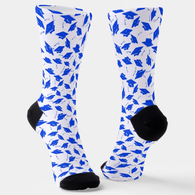 Chaussette Casquettes bleues de graduation jetées en l'air su (Angulaire)