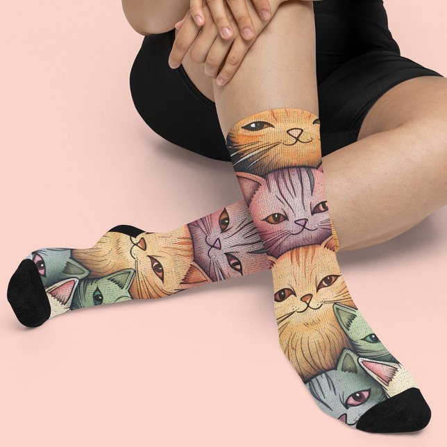 Chaussette Chats colorés Doodle lunatique (Cute and colorful, these socks are purr-fect for cat lovers!)