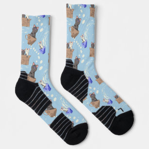 Chaussette Chats dans une boîte et gouttes de lait sur fond b
