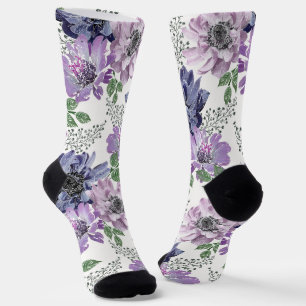 Chaussette Fleurs bleues et lilas sur fond blanc.