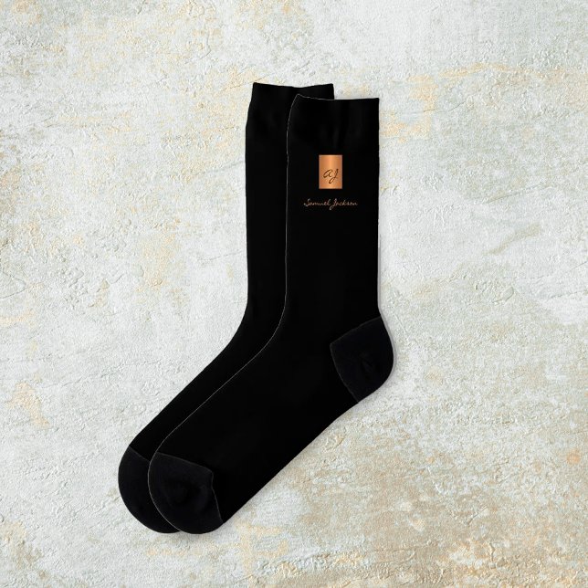 Chaussette Monogramme noir moderne et nom personnalisé (Créateur téléchargé)