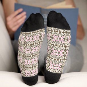 Chaussette motif rose et marron sur un arrière - plan blanc