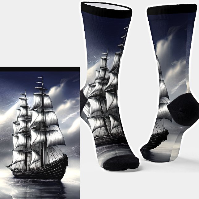 Chaussette Navire Imaginaire sous ciel gris Nuages (Créateur téléchargé)