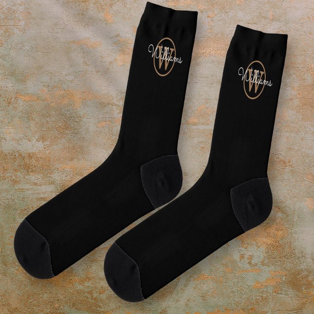Chaussette Nom de script de monogramme doré Élégant noir (Gold Monogram Script Name Elegant Black Socks)