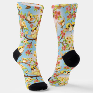 Chaussette Oiseaux mignons et heureux parmi les fleurs du pri