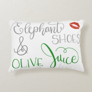 Chaussures d'éléphant et coussin olive d'accent de