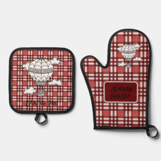 Cheerful Red Tartan Oven Mitt and Pot Holders Oven Mitt & Pot Holder Set