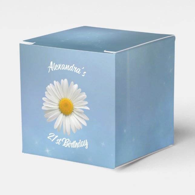 Cheerful White Daisy Favor Box (Front Side)