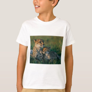 Cheetah Mother With Her Cub T-Shirt