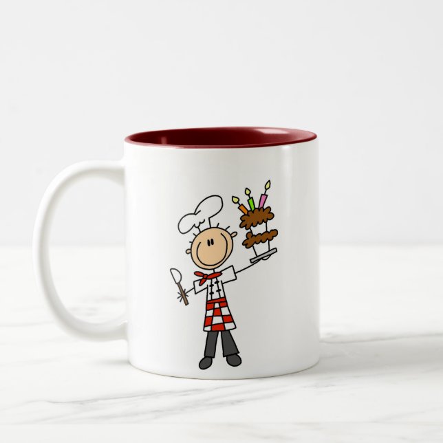 Chef avec la tasse de gâteau d'anniversaire (Gauche)