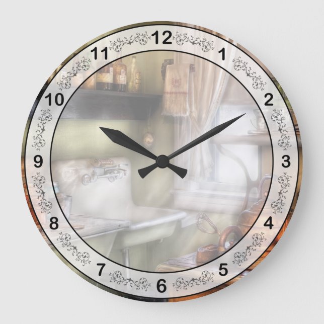 Chef - Kitchen - Momma's Kitchen Large Clock (Front)