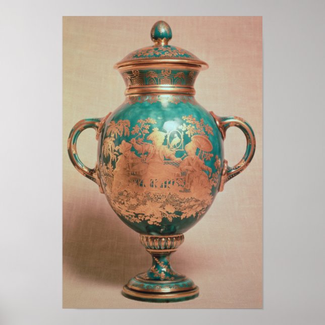 Chelsea vase and lid with gilt chinoiserie poster (Front)