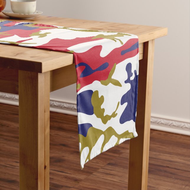 Chemin De Table Court 4th of July, Independence day, Camouflage Gold (In Situ)