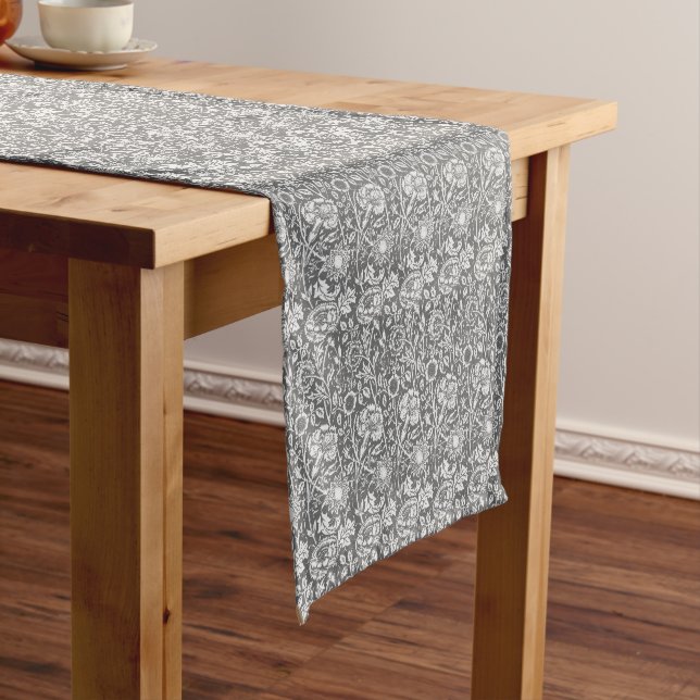 Chemin De Table Court Art Nouveau Carnation Damas, gris / gris (In Situ)