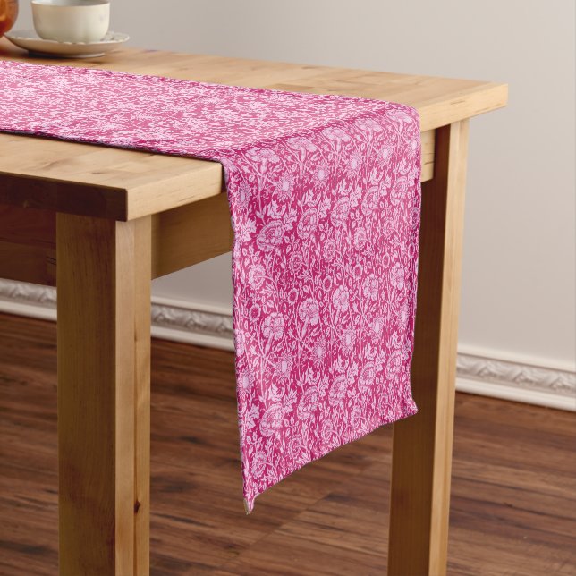 Chemin De Table Court Art Nouveau Carnation Damask, Fuchsia rose (In Situ)