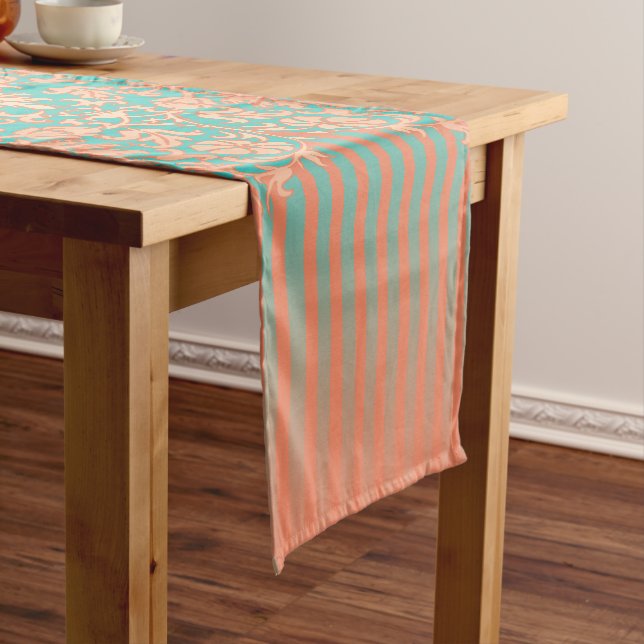 Chemin De Table Court Beau Turquoise et Coral Damask (In Situ)