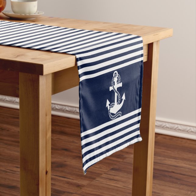 Chemin De Table Court Bleu blanc de la marine et Ancres blanches (In Situ)