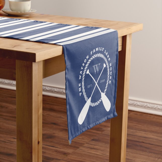 Chemin De Table Court Bleu Blanc Nautique Maison du lac Monogramme (In Situ)