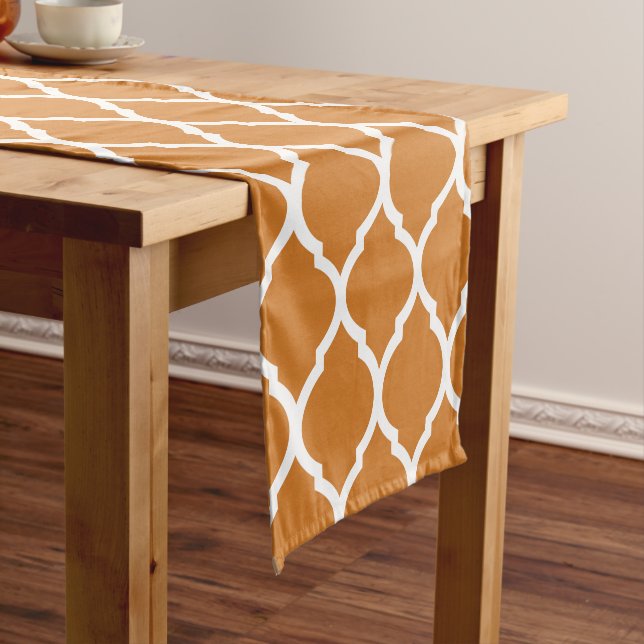 Chemin De Table Court Brûlé Orange Quatrefoil marocain (In Situ)