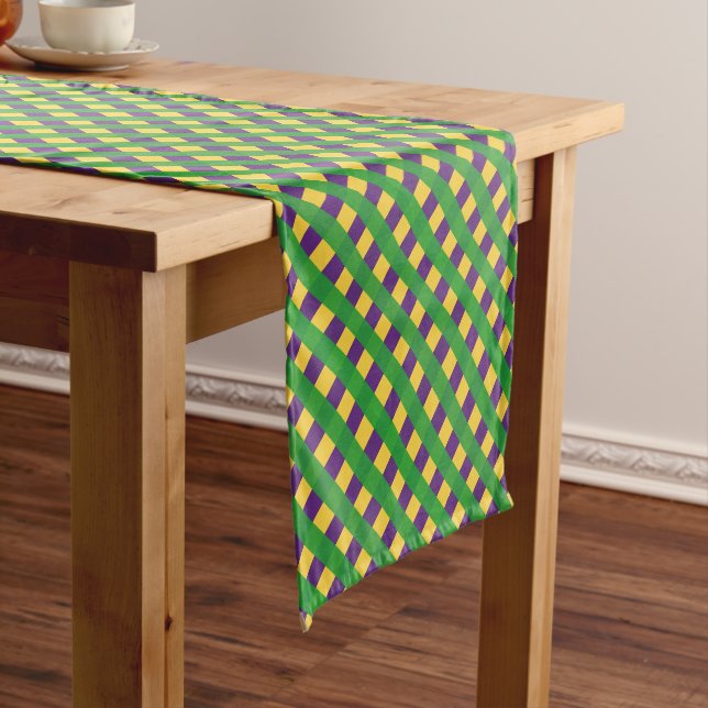Chemin De Table Court Buffalo Plaid Mardi Gras Style (In Situ)