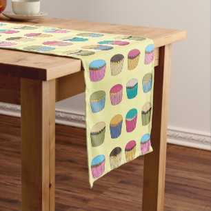 Chemin De Table Court Buns glacés Cupcake Gâteaux Motif coloré