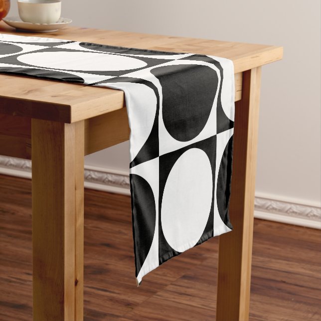 Chemin De Table Court Carreaux noirs et blancs élégants en motif (In Situ)