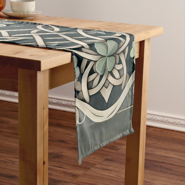 Chemin De Table Court Celtic Clover Floral Charm (In Situ)
