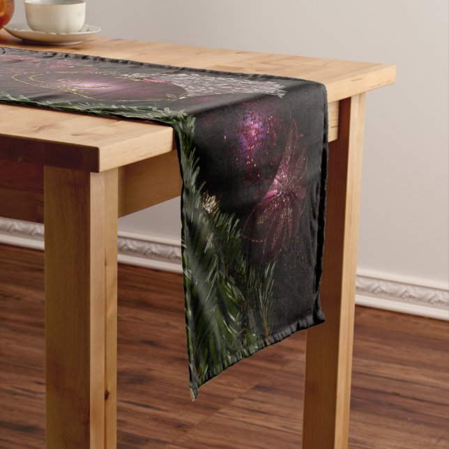 Chemin De Table Court Christmas Party Pink Ornaments Green Leaves Black (In Situ)