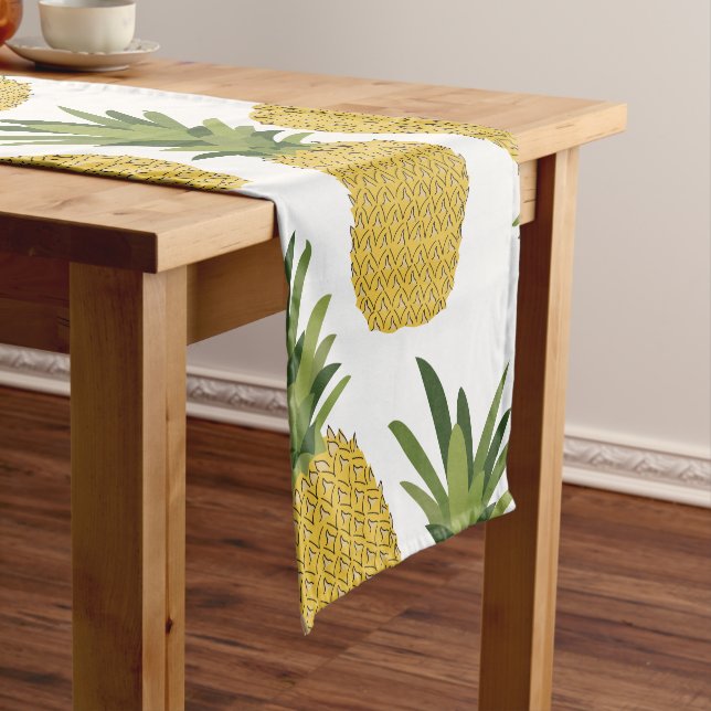 Chemin De Table Court Conception de fruits tropicaux ananas (In Situ)