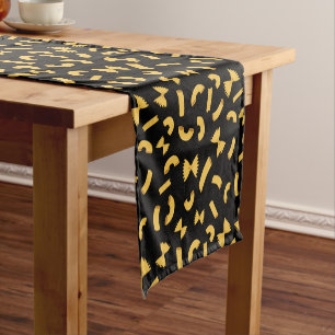 Chemin De Table Court Cool plaisir pâtes macaroni motif sur noir