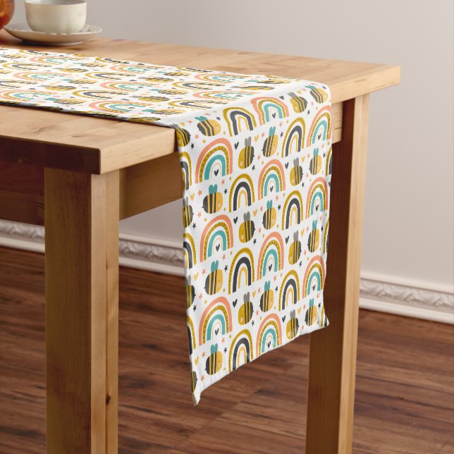 Chemin De Table Court Cute Bumble Bee et Rainbows Motif (In Situ)