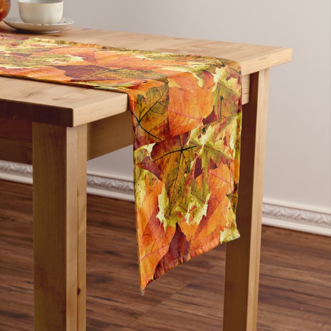 Chemin De Table Court Feuilles d'automne tombées (In Situ)