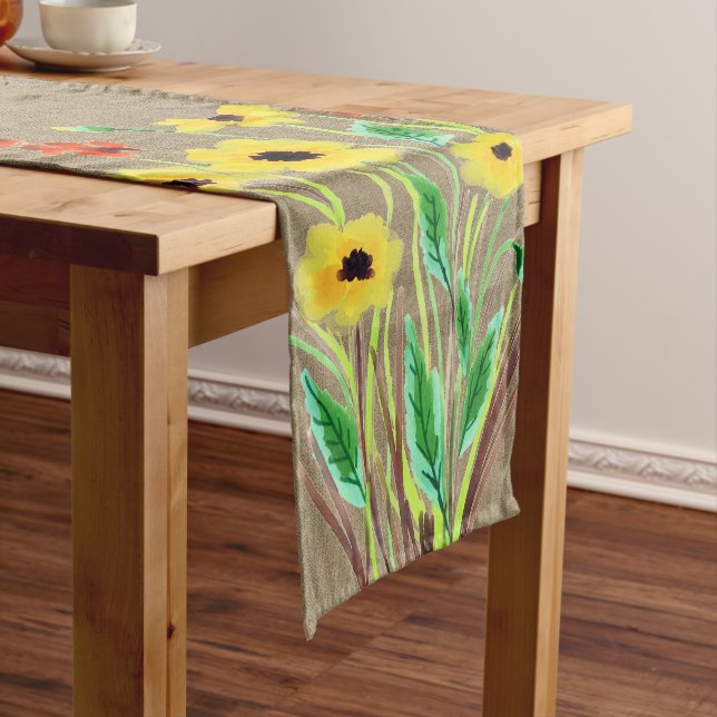 Chemin De Table Court Fleurs jaunes à l'aquarelle sur toile de jute  (In Situ)
