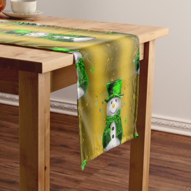 Chemin De Table Court Green Snowman sur Gold Christmas (In Situ)